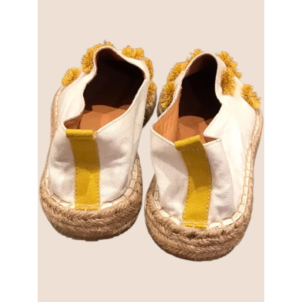 Silvia Cobos Off White Espadrille Flats Daisy Embellishments Women's Size‎ 8